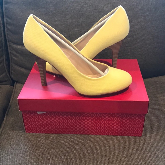 Kelly & Katie Shoes - Kelly & Katie Yellow Pumps